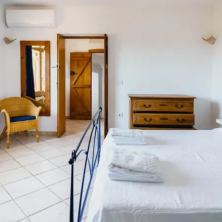 Tina Ai Piedi Del Faro Di Leuca Вилла Леука
